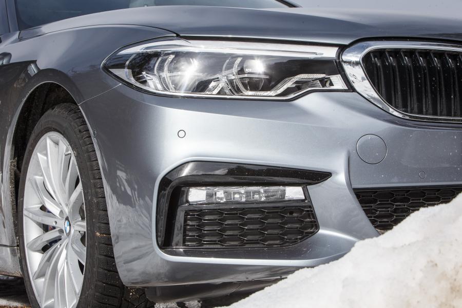 Детали экстерьера BMW 530d xDrive Sedan M Sport 2017 года  (WW) (фото 38 из 41)
